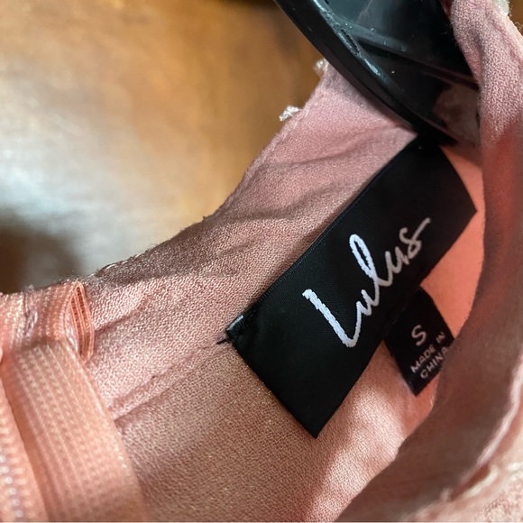 Lulu’s Pink Lace Top size small - Picture 5 of 5